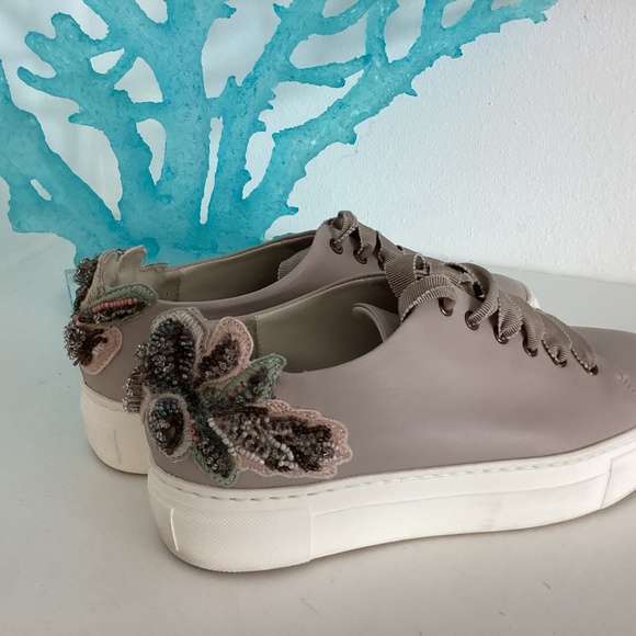 AGL TAN NEUTRAL FLORAL BEADED EMBROIDERY LEATHER SNEAKERS SHOES 7.5 - Picture 6 of 13